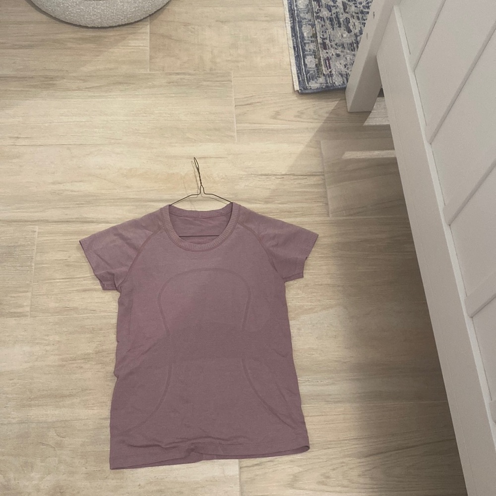 Lululemon - Swifty Tech Short Sleeve Shirt - Color Velvet Dust - Size 6